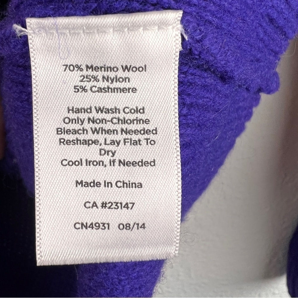 TALBOTS Medium Petite Purple crew neck cable sweater. 70% Merino Wool 25% Nylon - Picture 4 of 5